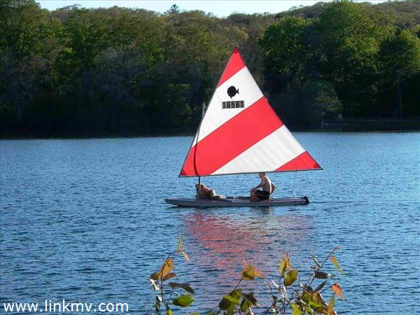 Sailing on Seths Pond