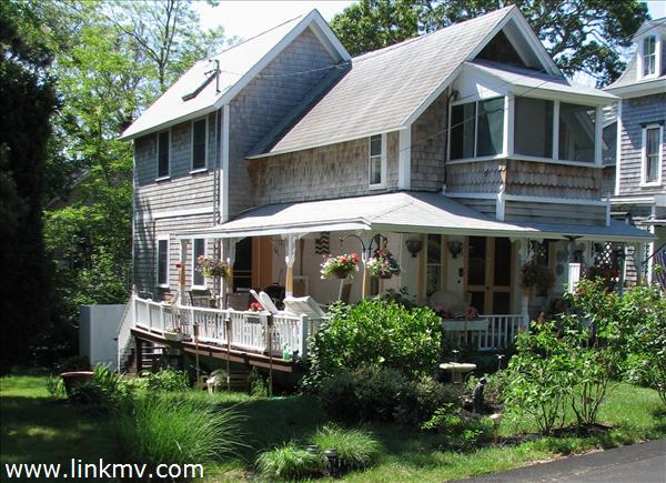 YEAR ROUND VICTORIAN !