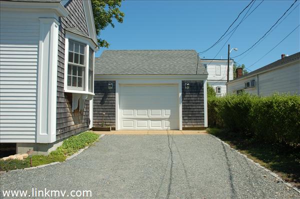 Guest House Garage
