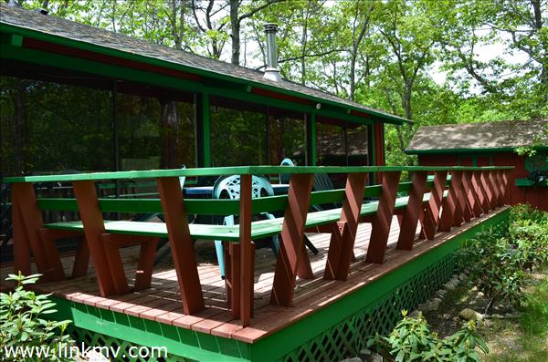 Large rear deck