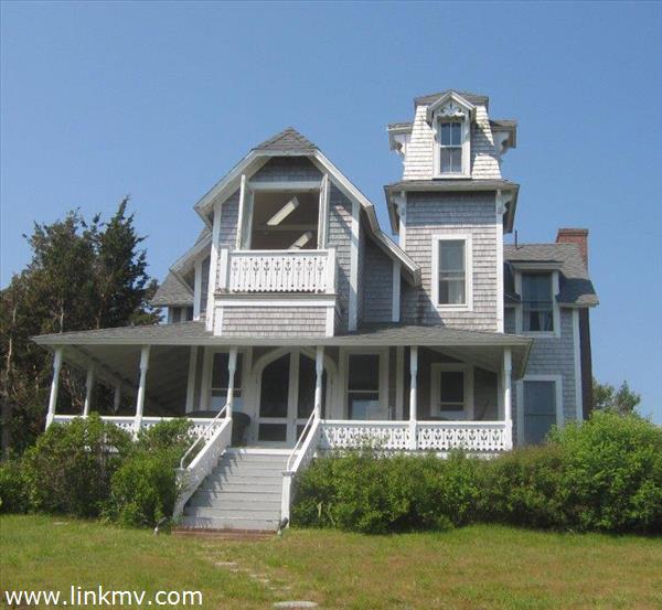 Victorian Charm on East Chop