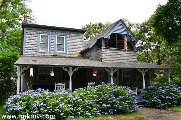 wonderful wraparound farmers porch!