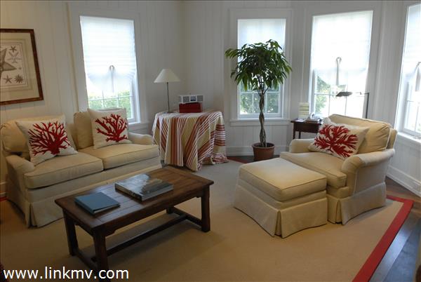 Gracious Living area