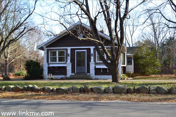 Circular driveway in front!