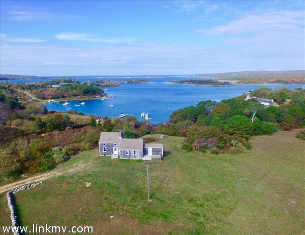 199 State Road in Chilmark