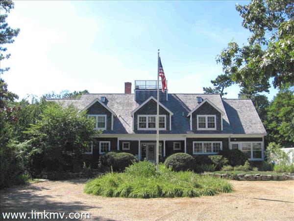 Elegant approach to the front porch