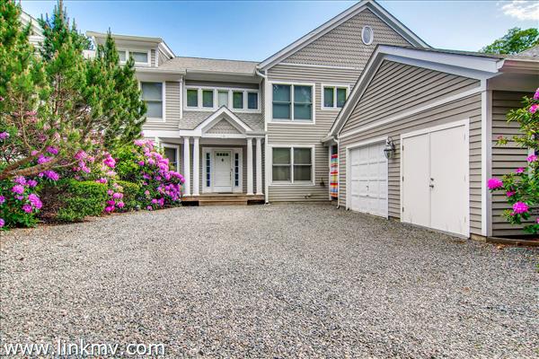 Charming Tashmoo Woods Condo in West Chop.