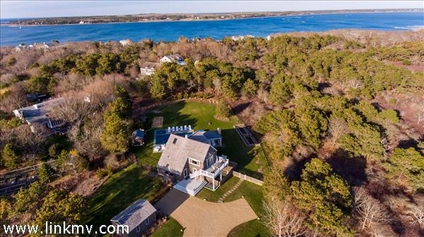 Katama Bay is walking distance.