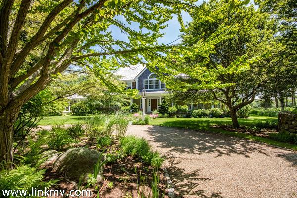 An elegant entrance to an elegant home.