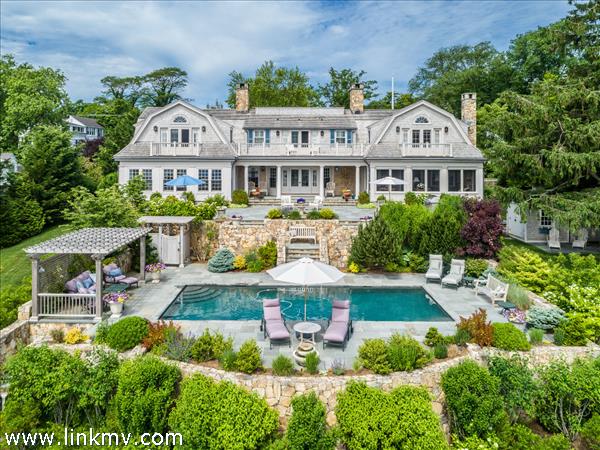 Discerning luxury on Vineyard Haven Harbor.