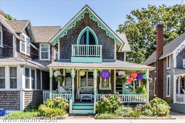 Affordable waterside cottage - great views and setting - the Campground is a National Landmark